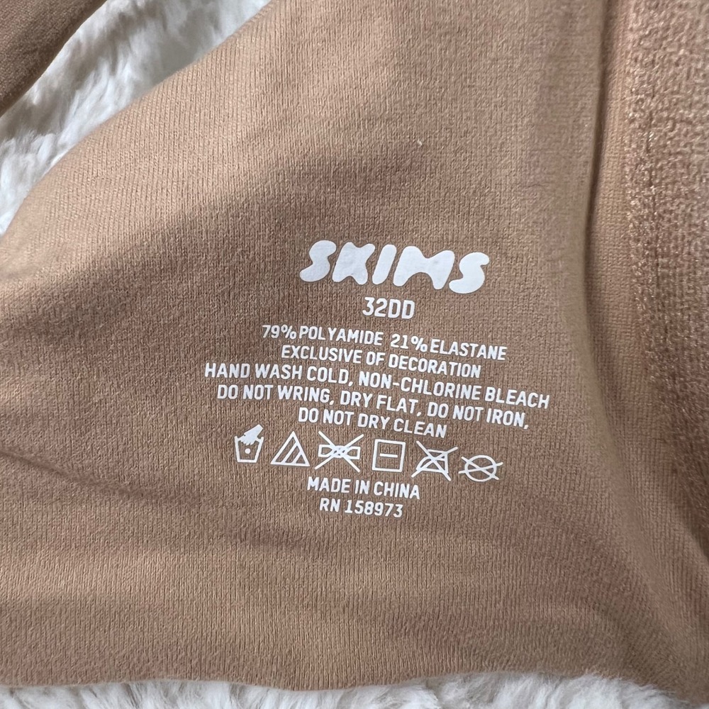 SKIMS Fits Everybody T-Shirt Bra Tan Nude Underwire 32DD Everyday Basic - Picture 9 of 10